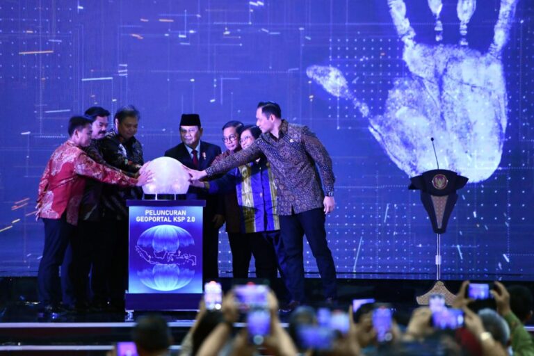 Peluncuran Kebijakan Satu Peta dipimpin Menhan Prabowo Subianto, Kamis sore. (Setkab.go.id)