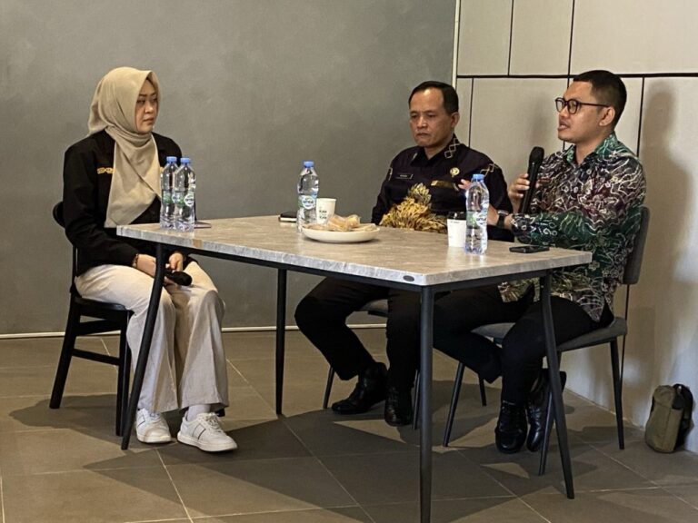 Talk show yang diadakan Diskominfo Kalsel mengundang BNN Kalsel dan RSJ Sambag Lihum membahas bahaya kecubung