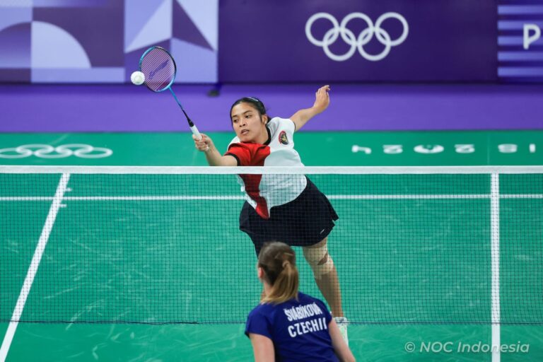 Gregoria Mariska Tunjung berhasil mengatasi pebulutangkis putri Ceko, Tereza Svabikova laga kedua Grup G Olimpiade Paris 2024. (NOC Indonesia)