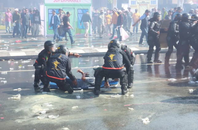 Simulasi Sispamkot oleh Polresta Banjarmasin di halaman Balai Kota Banjarmasin