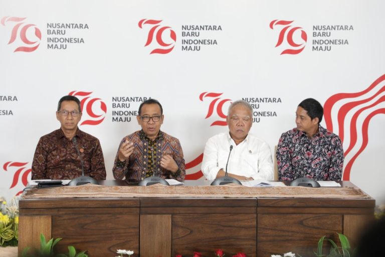 Mensesneg, Pratikno memberikan penjelasan seputar kegiatan Bulan Kemerdekaan,. (Setkab)