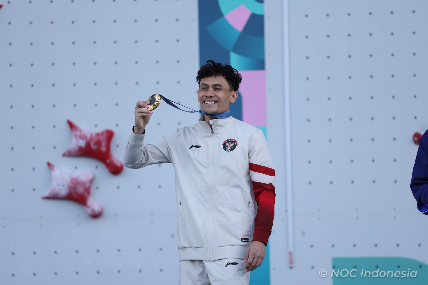 20240808_Emas pertama Indonesia berhasil diraih atlet panjat tebing Veddriq Leonardo Emas pertama Indonesia berhasil diraih atlet panjat tebing Veddriq Leonardo