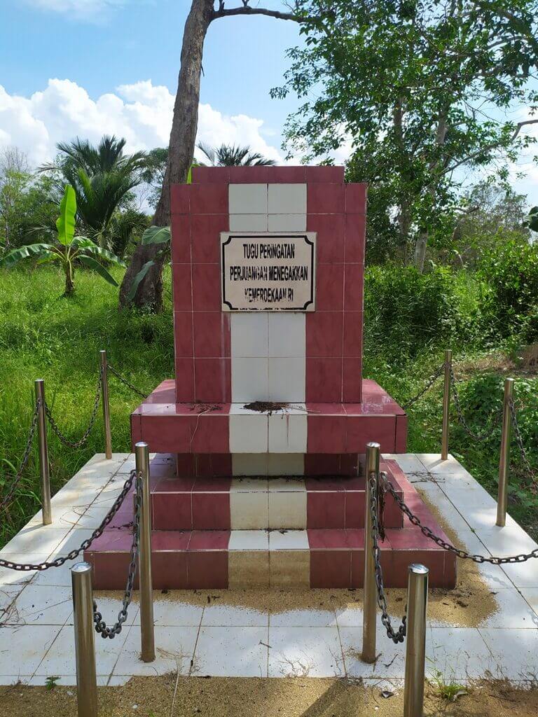 Tugu Alam Roh di Desa Paku Alam, Kabupaten Banjar. (Net)
