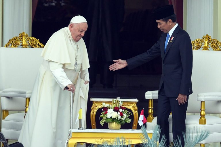 Presiden RI Joko Widodo (Jokowi) menerima kunjungan resmi Kenegaraan Paus Fransiskus, di Istana Merdeka, Jakarta, Rabu (04/09/2024) pagi. (Foto: Humas Setkab/Rahmat).